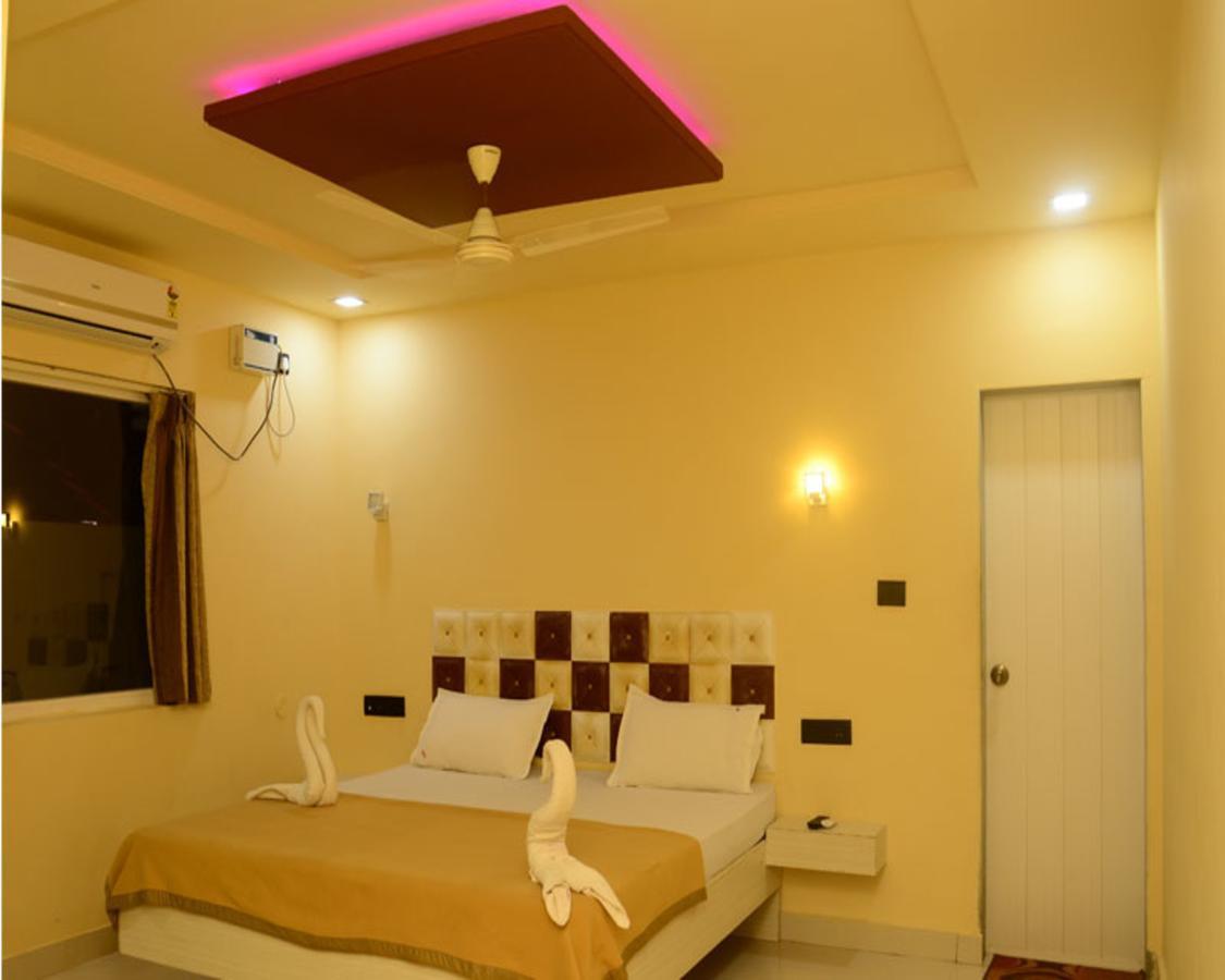 Planet Goa Beach Resort Calangute Esterno foto